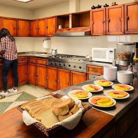 Hostal La Pinta Μπογκοτά Εξωτερικό φωτογραφία
