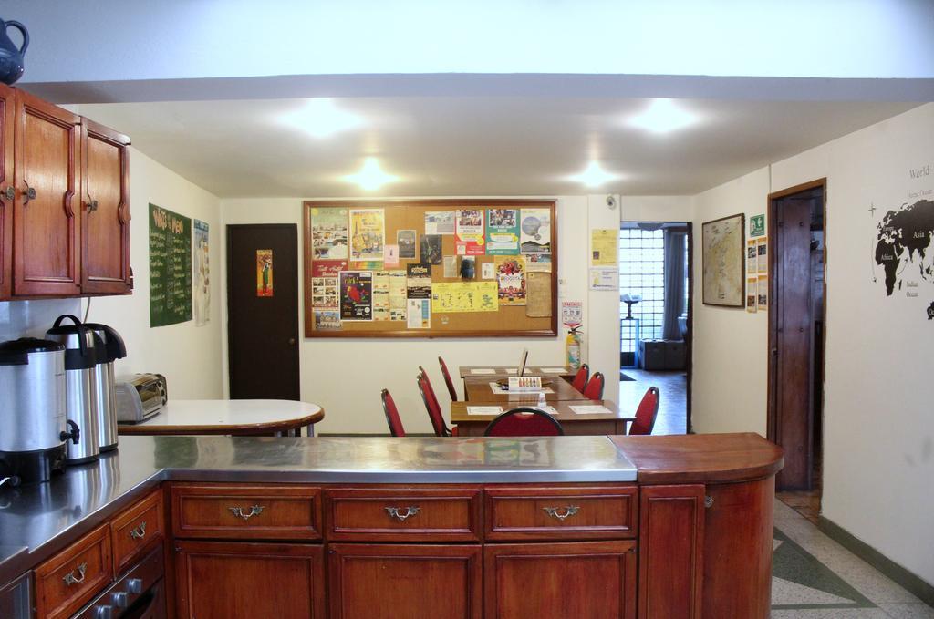 Hostal La Pinta Μπογκοτά Εξωτερικό φωτογραφία