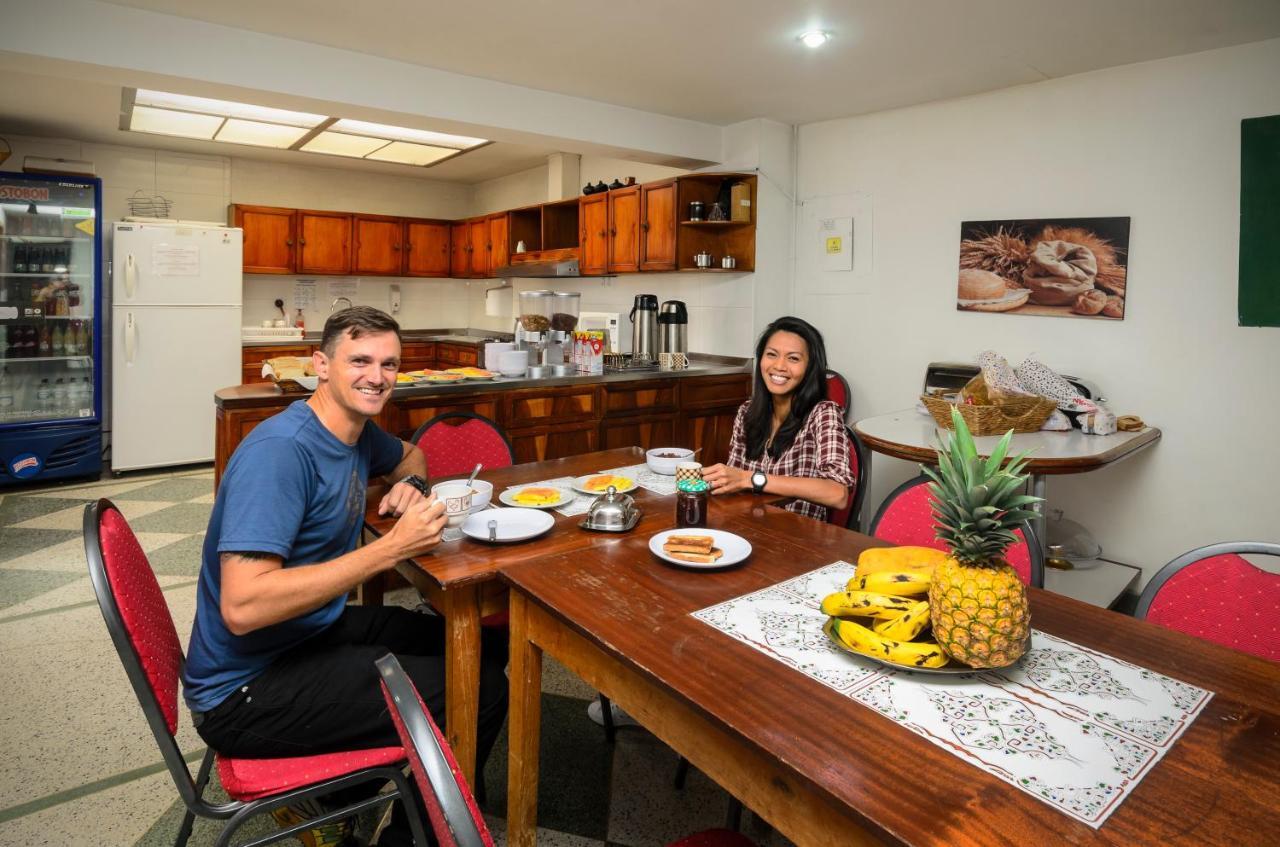 Hostal La Pinta Μπογκοτά Εξωτερικό φωτογραφία