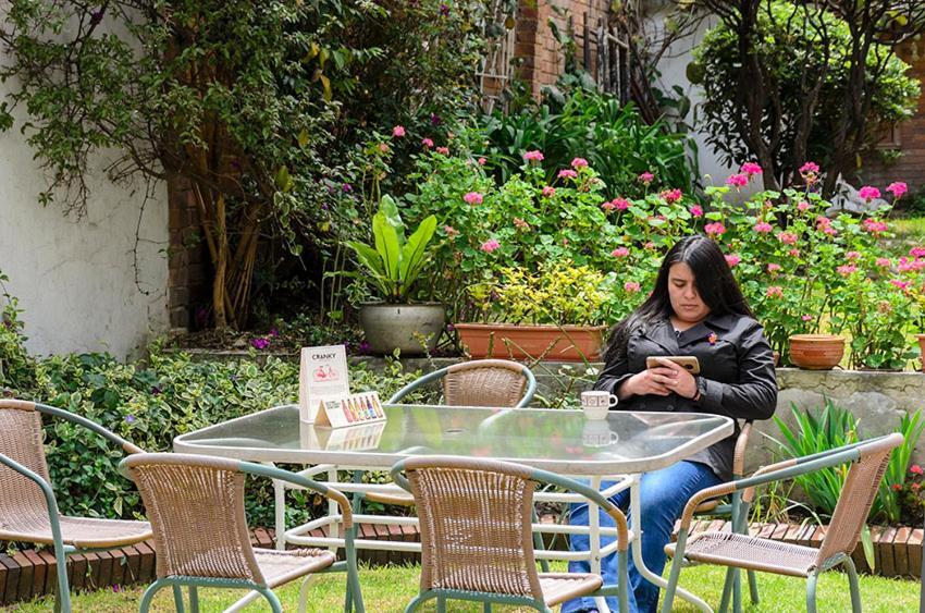 Hostal La Pinta Μπογκοτά Εξωτερικό φωτογραφία