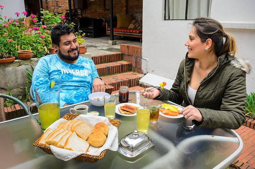 Hostal La Pinta Μπογκοτά Εξωτερικό φωτογραφία